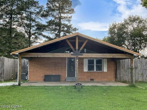 819 Frank Maynard Drive, Dyersburg, TN 38024
