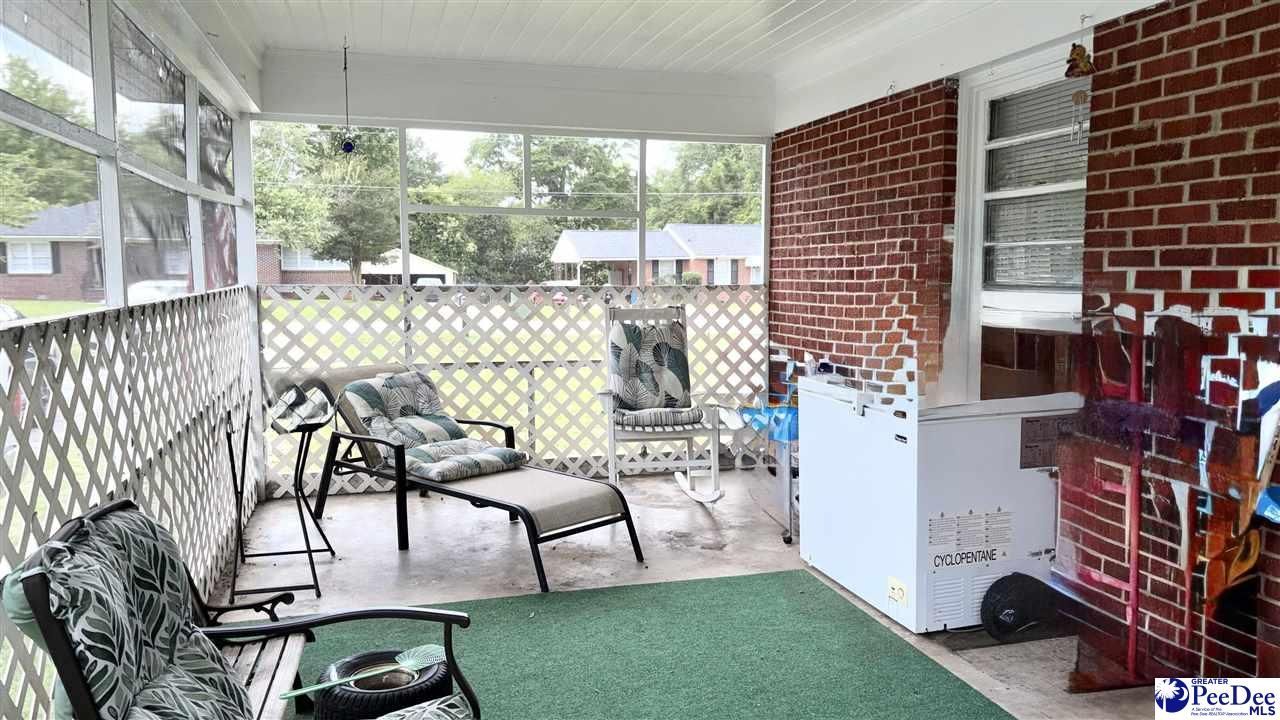 1402 Rollins Avenue Photo 16