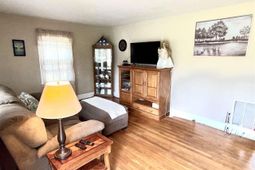 1402 Rollins Avenue photo 4