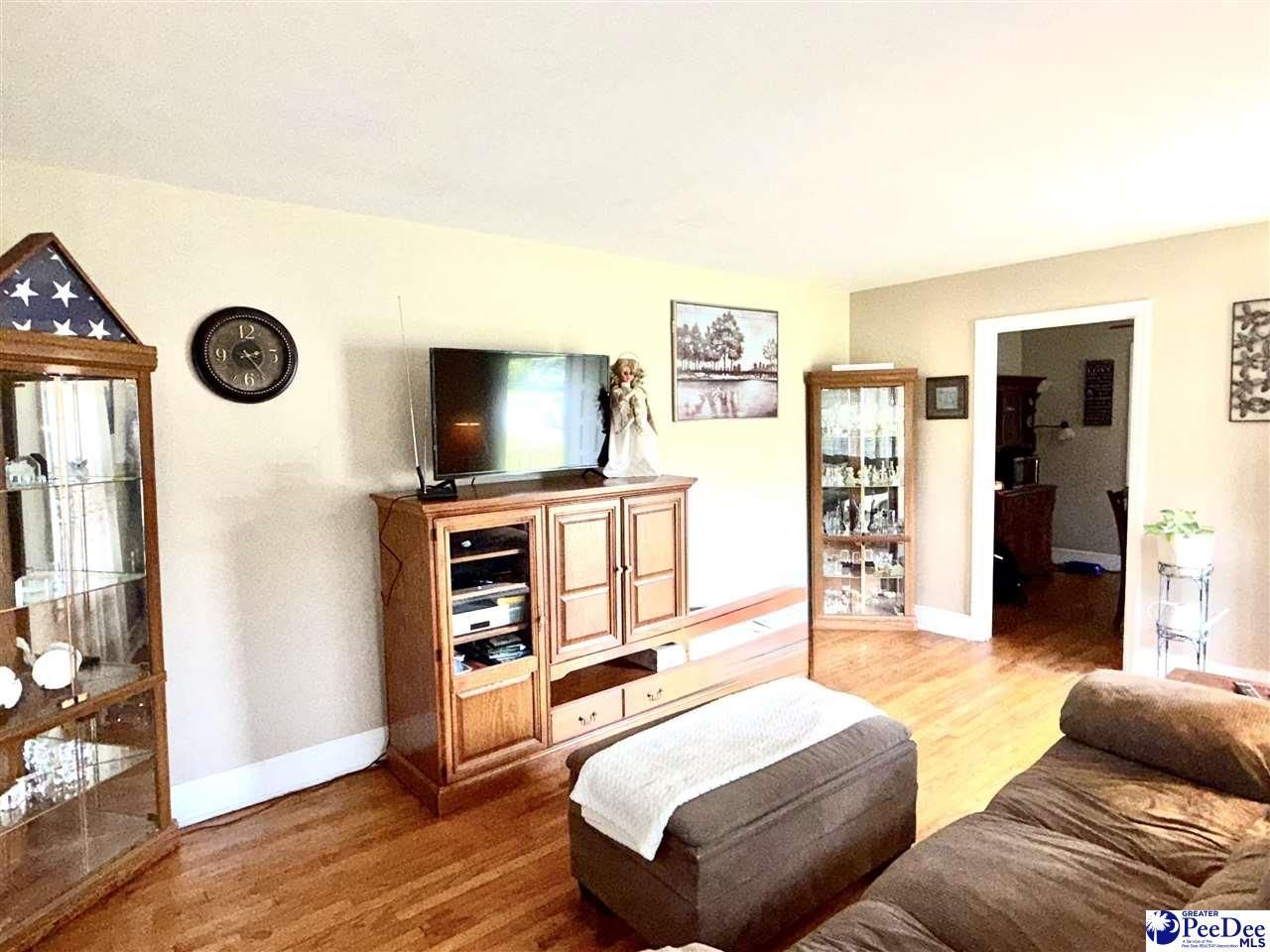 1402 Rollins Avenue Photo 6