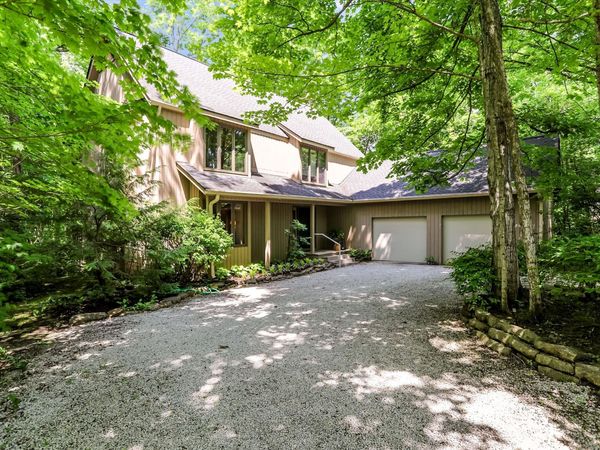100 Spring Drive, Zionsville, IN 46077