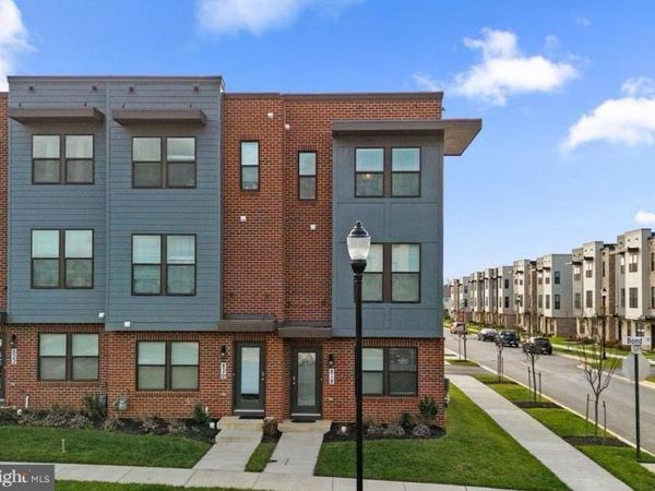 818 BOND STREET, FREDERICK, MD 21701
