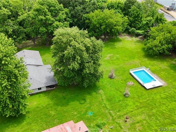 1014 Railroad Pond Road , Eldon, MO 65026