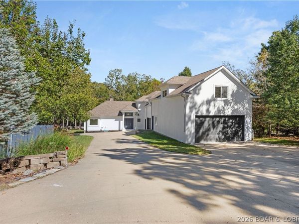 1416 Grand Point Boulevard , Sunrise Beach, MO 65079
