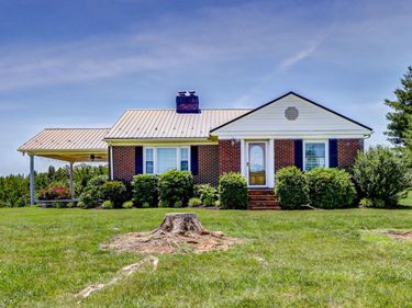 384 Novelty Road, Union Hall, VA 24176