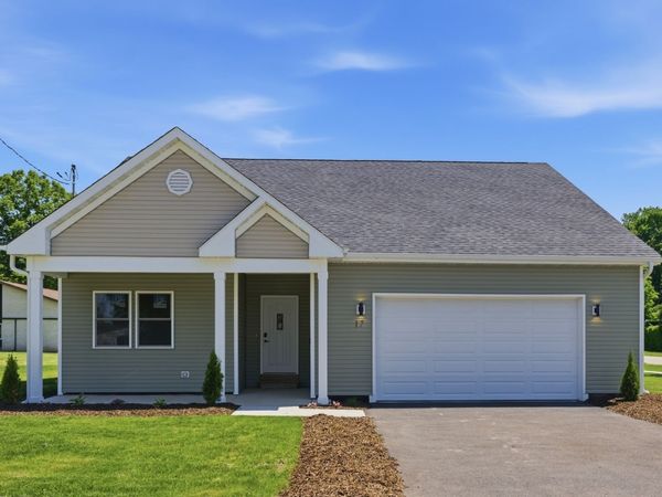 17 W Dearborn Street , Plano, IL 60545