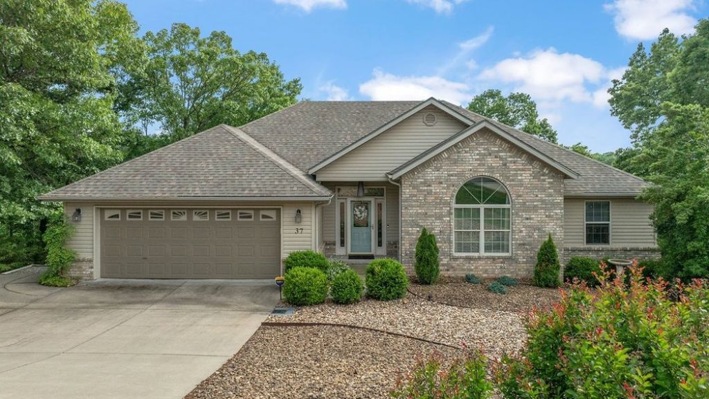 37 Grier Drive Bella Vista, AR 72715