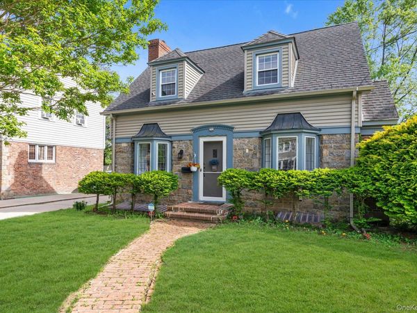 26 Latimer Court , Rockville Centre, NY 11570