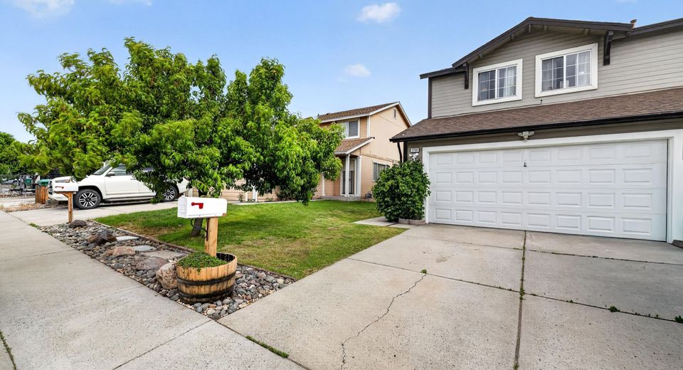 1735 Catham Lane, Sparks, NV 89434 Photo