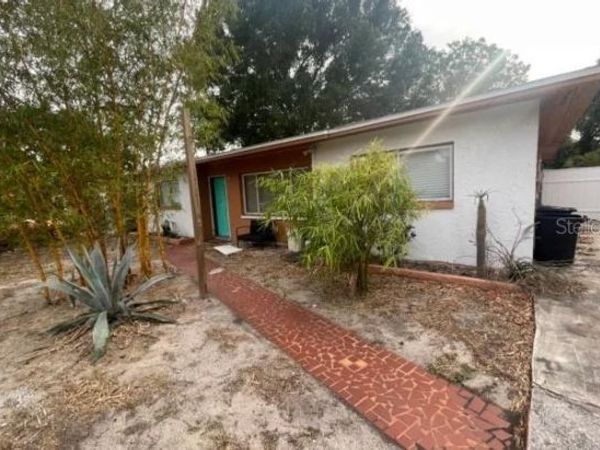 709 W BAYSHORE DRIVE , TARPON SPRINGS, FL 34689