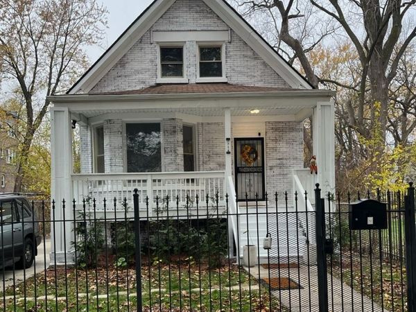 7714 S Marquette Avenue , Chicago, IL 60649