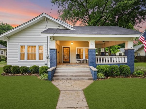 809 N Oak Street, Morrilton, AR 72110