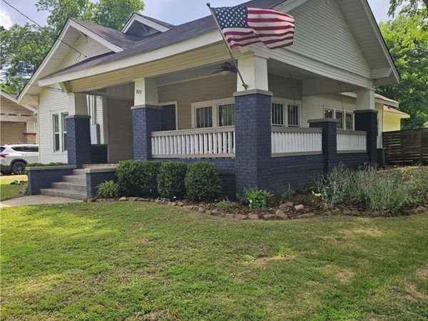 809 N Oak Street , Morrilton, AR 72110