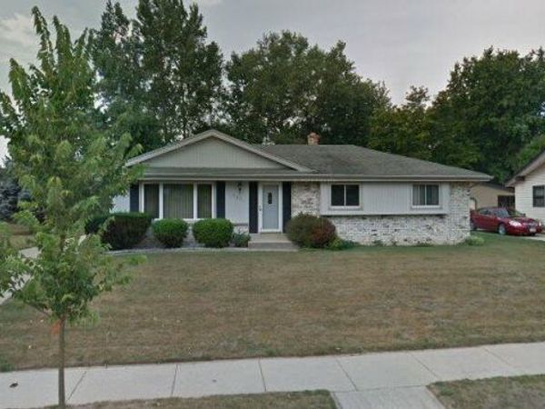 7431 S Logan AVENUE, Oak Creek, WI 53154