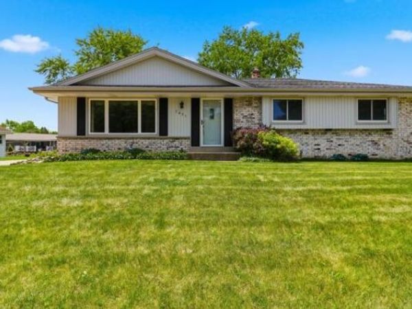 7431 S Logan AVENUE, Oak Creek, WI 53154
