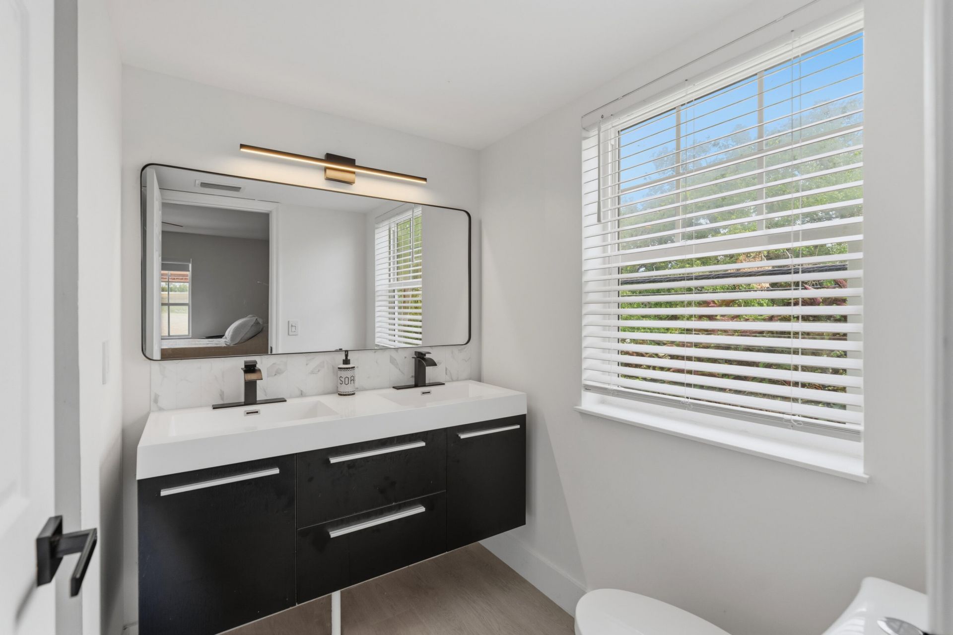 645 NW 2nd Avenue, Fort Lauderdale, FL 33311 Photo