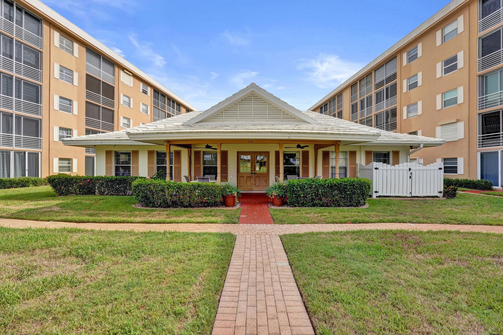 304 Golfview Road, Unit 304, North Palm Beach, FL 33408 Photo