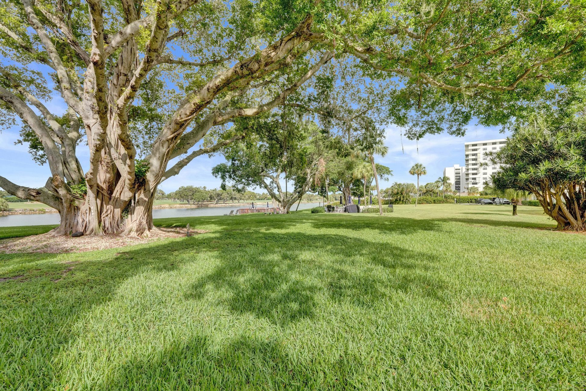 304 Golfview Road, Unit 304, North Palm Beach, FL 33408 Photo
