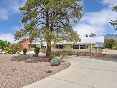 904 Stagecoach Road SE, Albuquerque, NM 87123