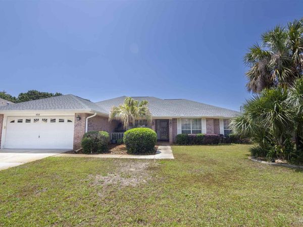 8213 Hartington Dr, Navarre, FL 32566