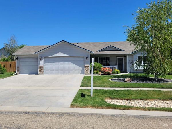 252 Archer Rd, Middleton, ID 83644