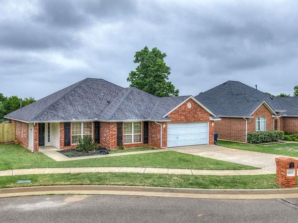 11017 NW 107th Circle, Yukon, OK 73099