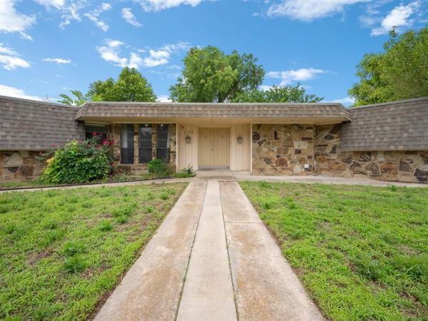 1305 Quail Hollow Drive, Norman, OK 73072