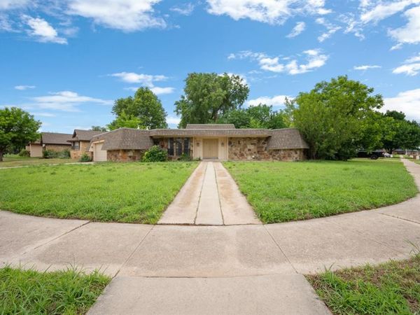 1305 Quail Hollow Drive, Norman, OK 73072