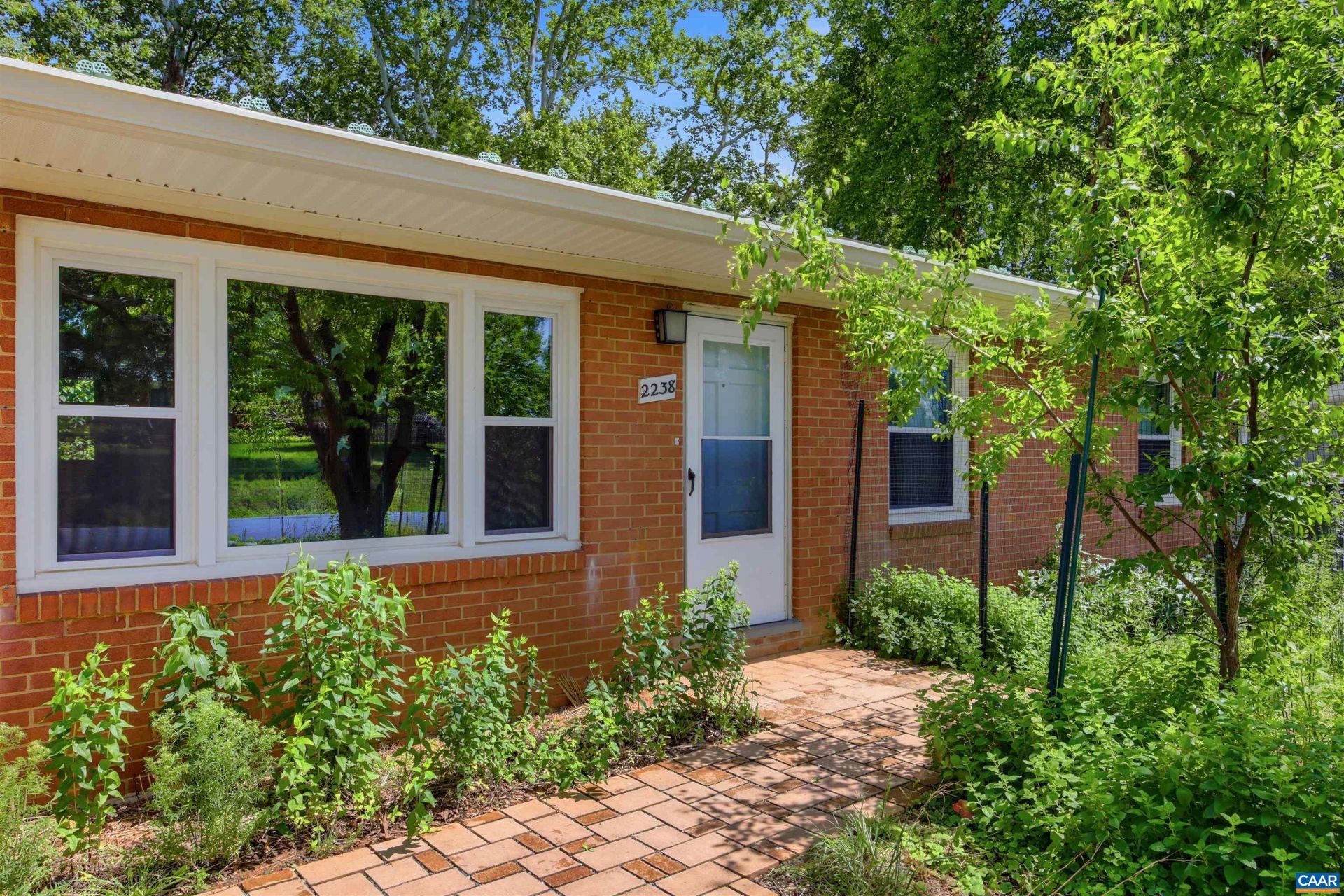 2238 Banbury St, Charlottesville, VA 22901 Main Photo
