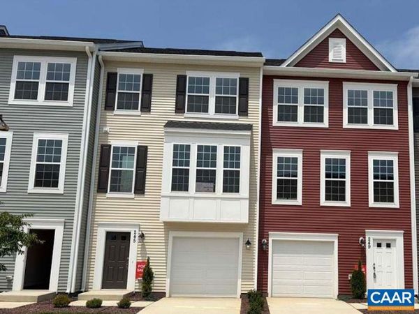 245 CHESHIRE LN, Waynesboro, VA 22980