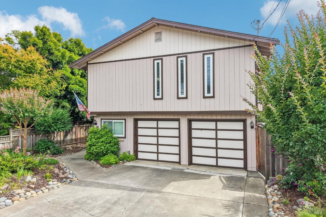870 W J Street, Benicia, CA 94510 Main Photo
