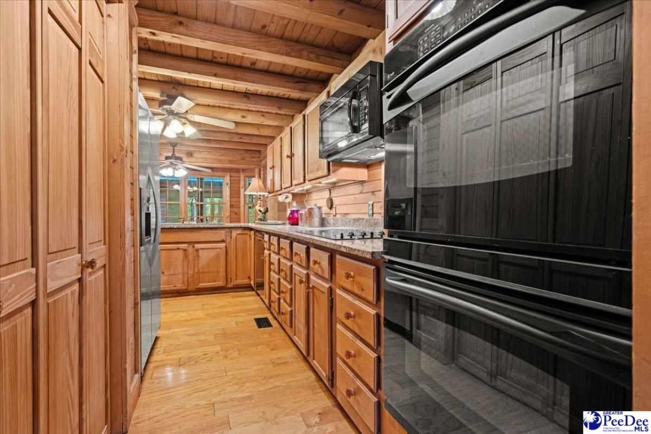 1804 Oakhill Court Photo 21