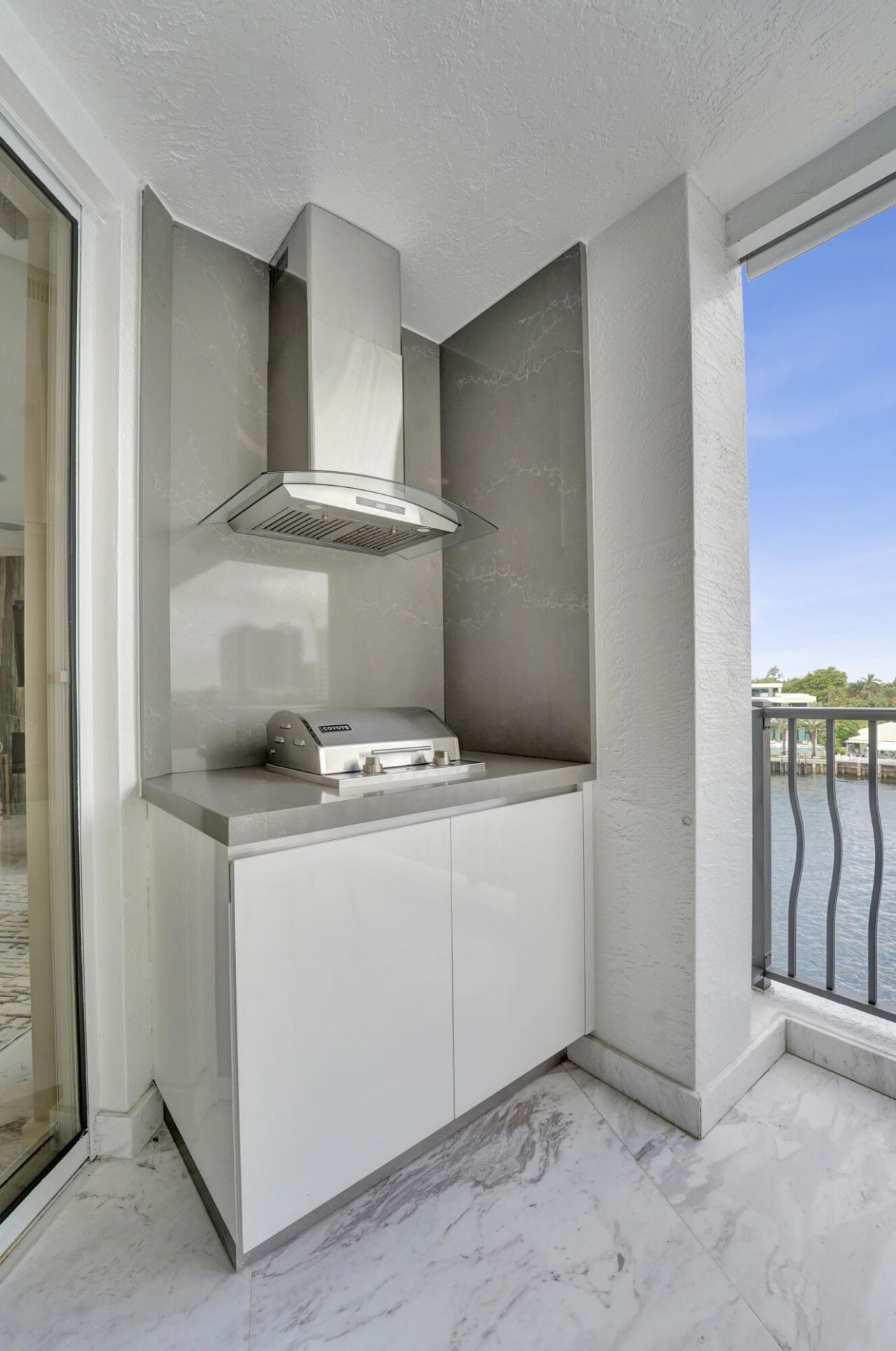 615 Bayshore Drive, Unit 402, Fort Lauderdale, FL 33304 Photo