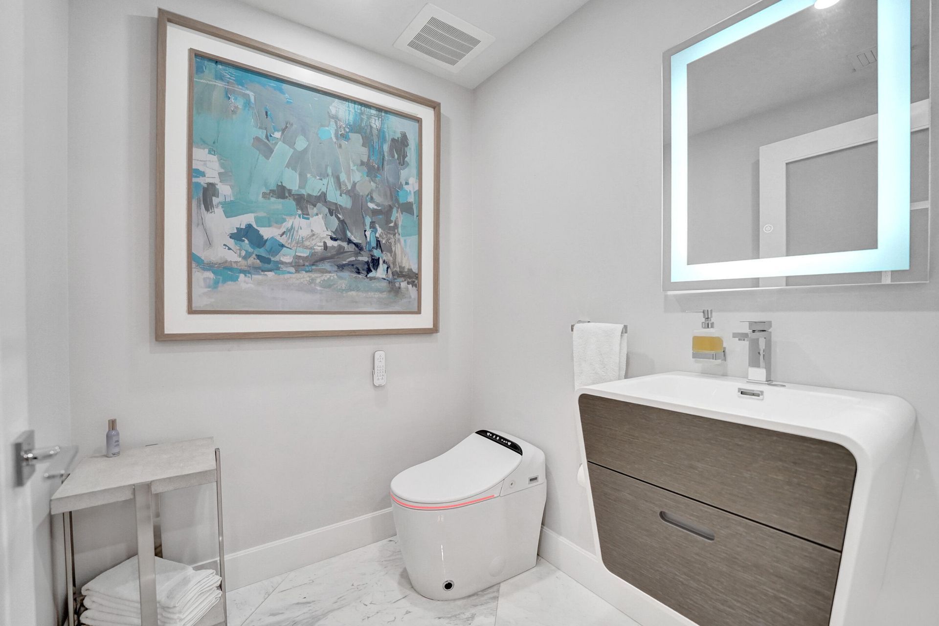 615 Bayshore Drive, Unit 402, Fort Lauderdale, FL 33304 Photo