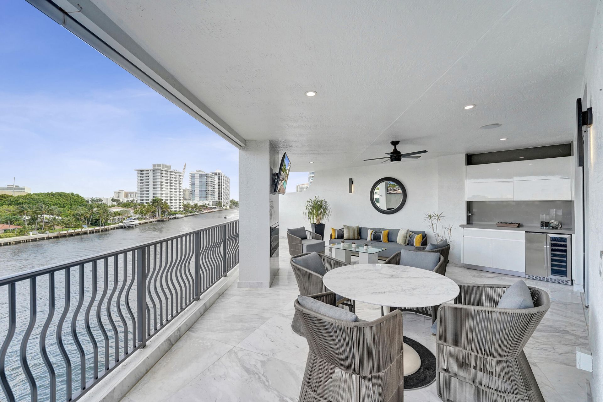 615 Bayshore Drive, Unit 402, Fort Lauderdale, FL 33304 Photo