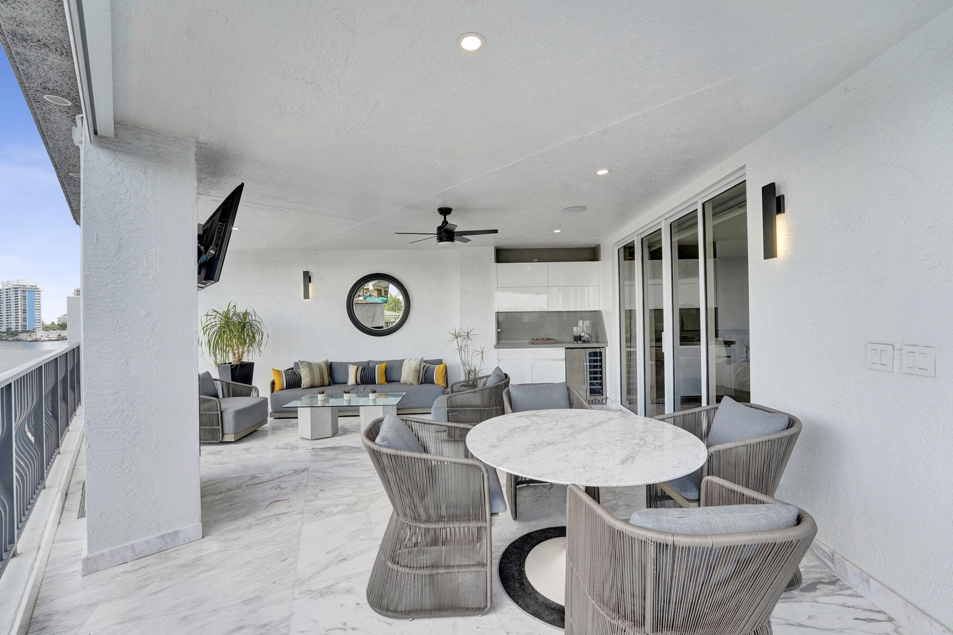 615 Bayshore Drive, Unit 402, Fort Lauderdale, FL 33304 Photo