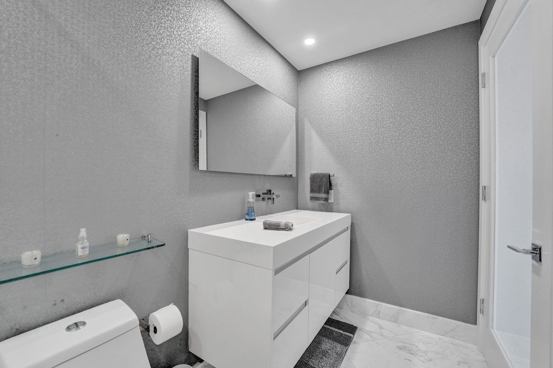 615 Bayshore Drive, Unit 402, Fort Lauderdale, FL 33304 Photo
