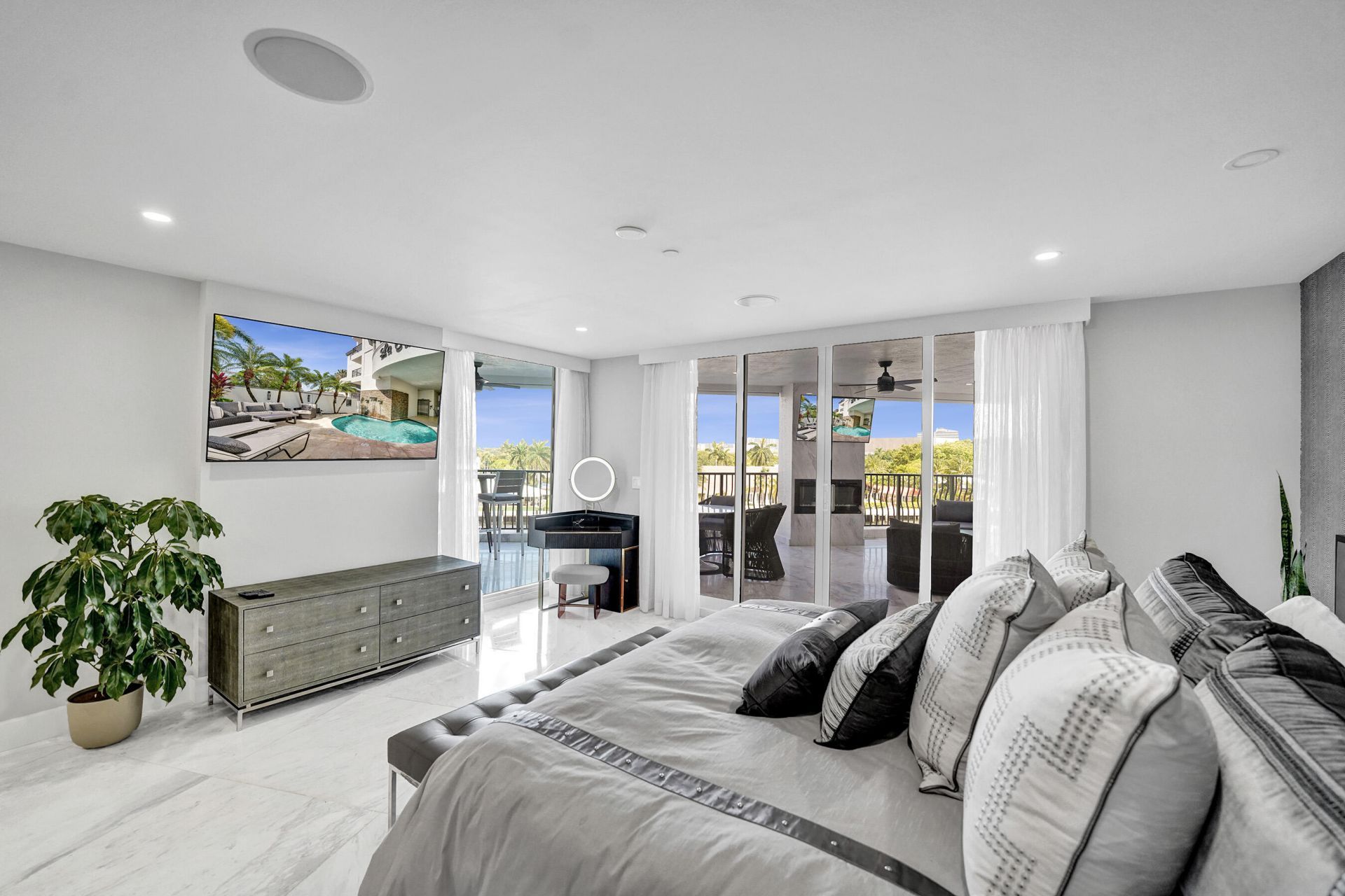 615 Bayshore Drive, Unit 402, Fort Lauderdale, FL 33304 Photo
