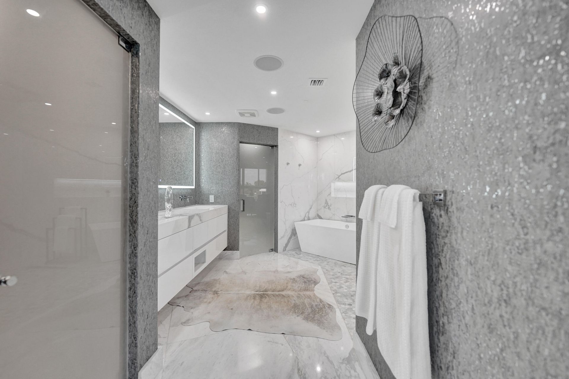 615 Bayshore Drive, Unit 402, Fort Lauderdale, FL 33304 Photo