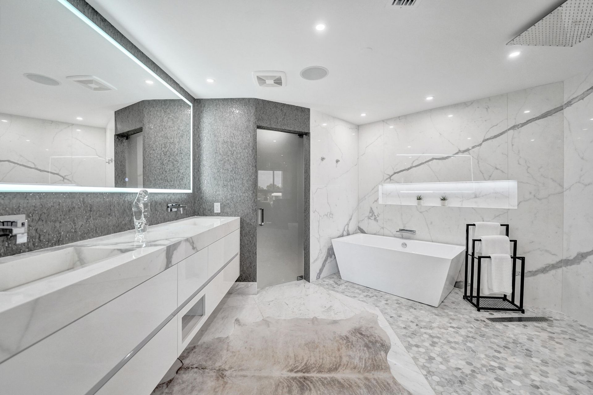 615 Bayshore Drive, Unit 402, Fort Lauderdale, FL 33304 Photo