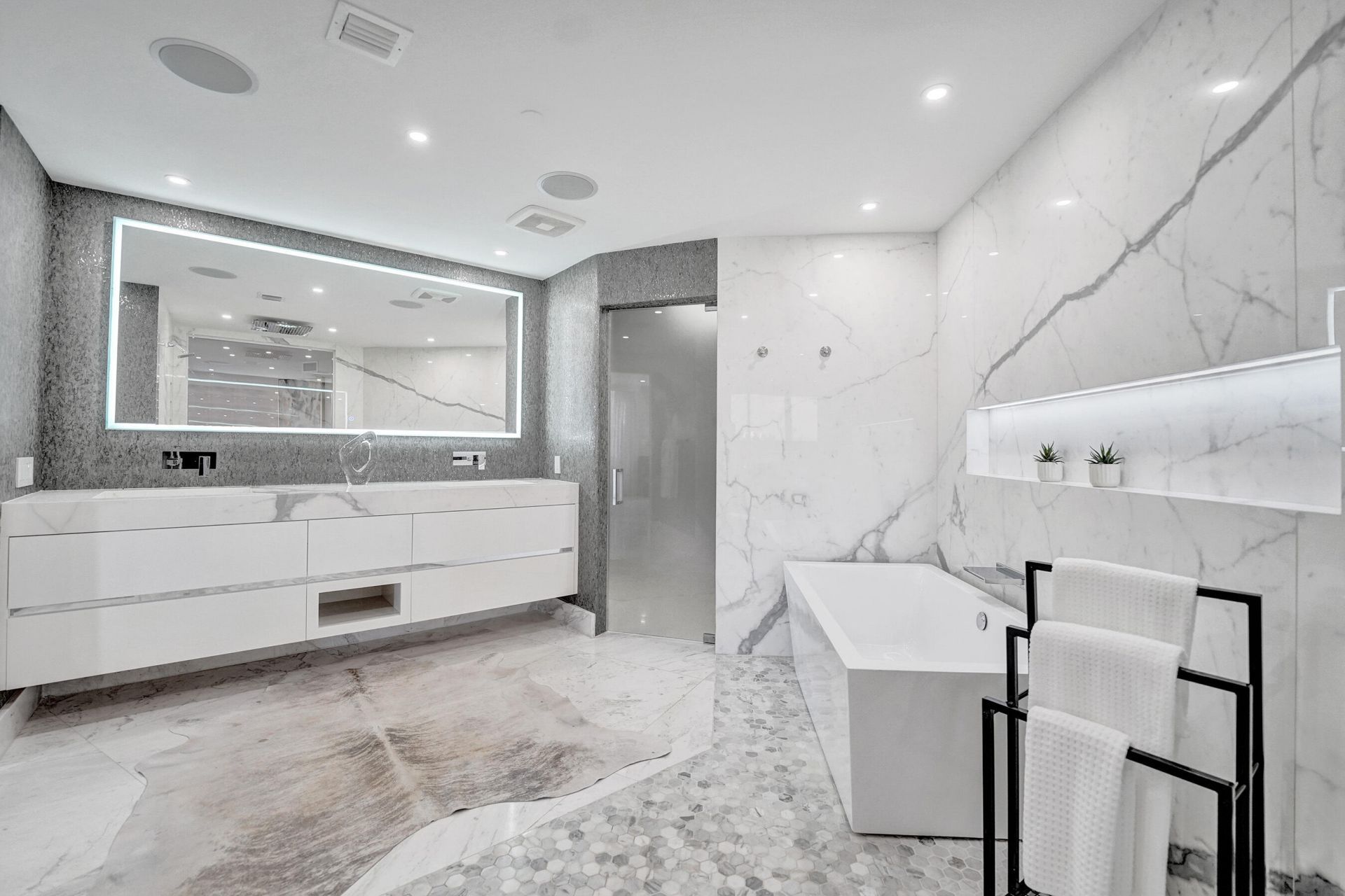 615 Bayshore Drive, Unit 402, Fort Lauderdale, FL 33304 Photo