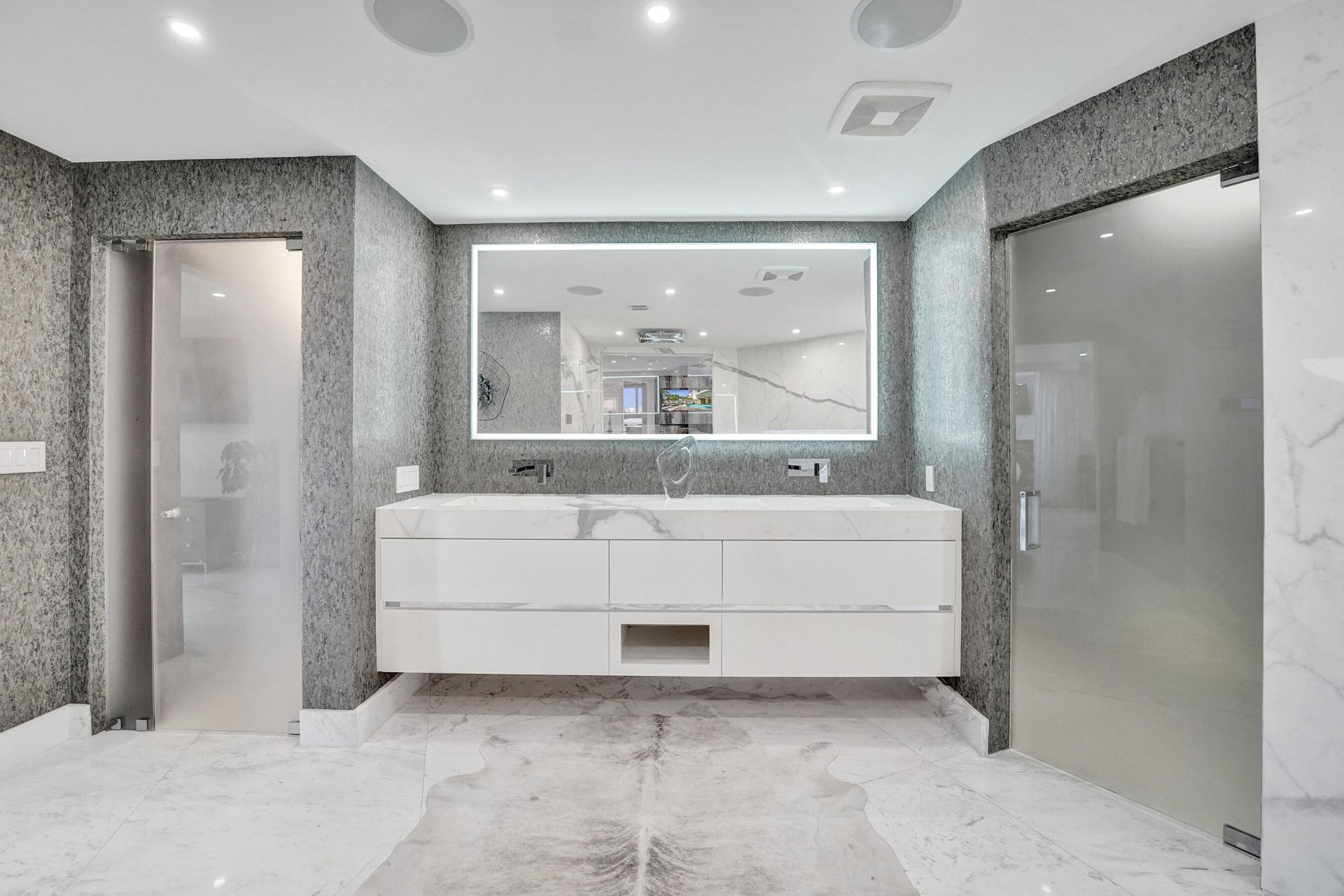 615 Bayshore Drive, Unit 402, Fort Lauderdale, FL 33304 Photo