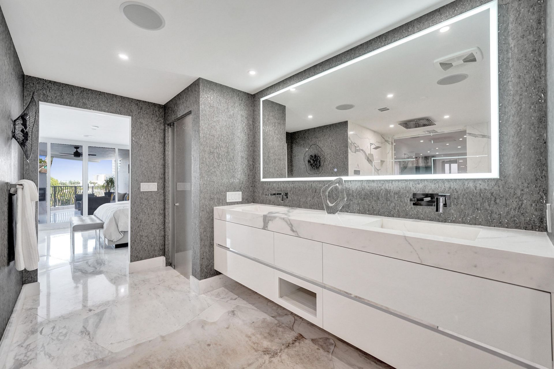 615 Bayshore Drive, Unit 402, Fort Lauderdale, FL 33304 Photo