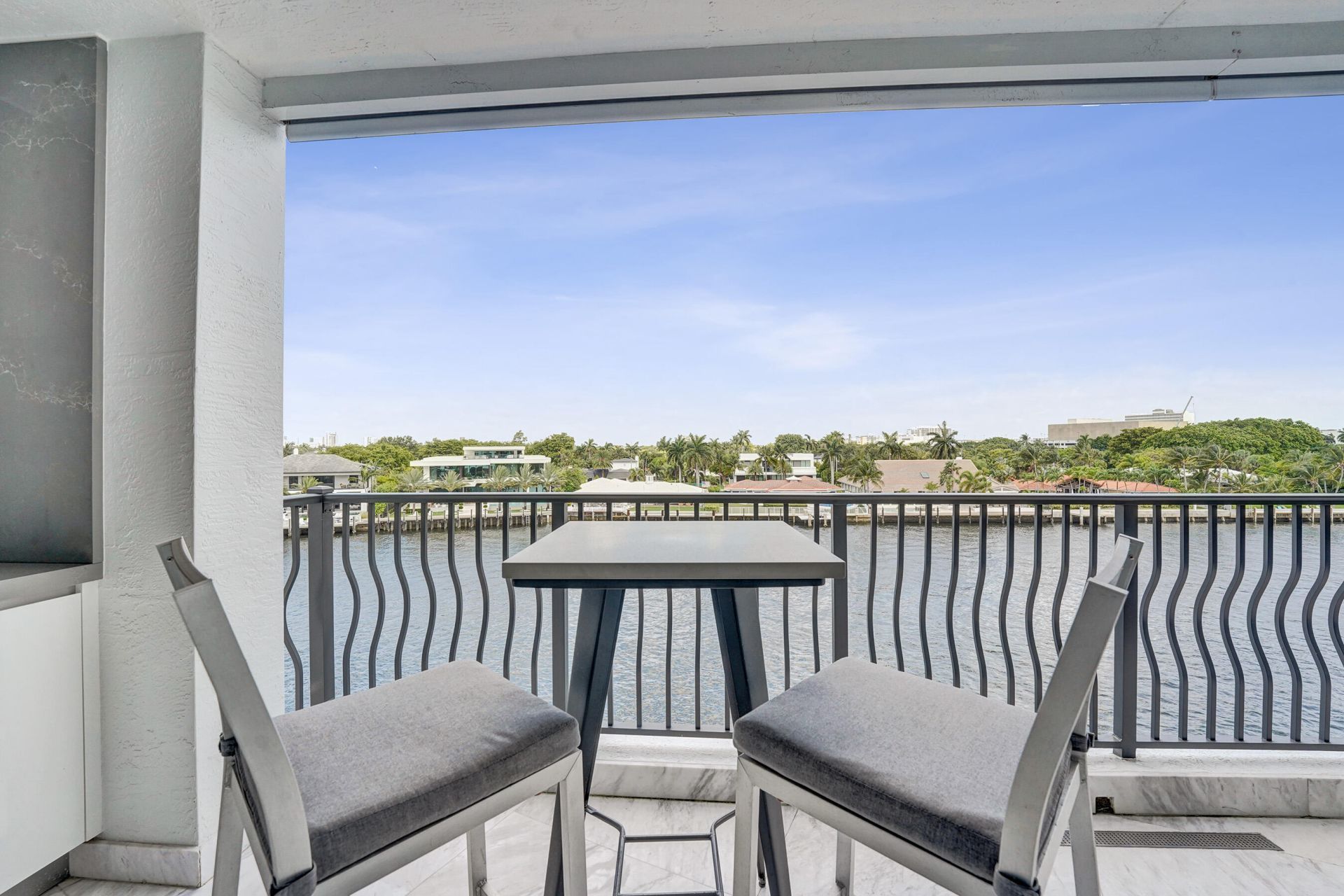 615 Bayshore Drive, Unit 402, Fort Lauderdale, FL 33304 Photo