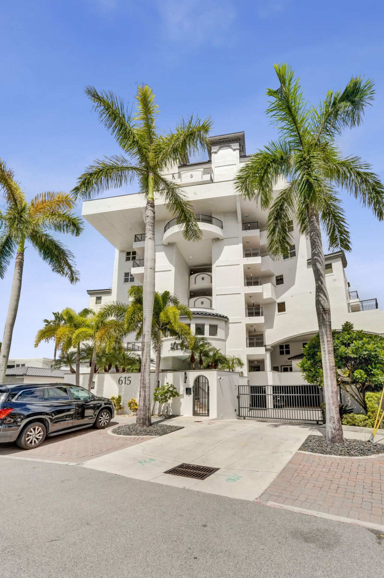 615 Bayshore Drive, Unit 402, Fort Lauderdale, FL 33304 Photo