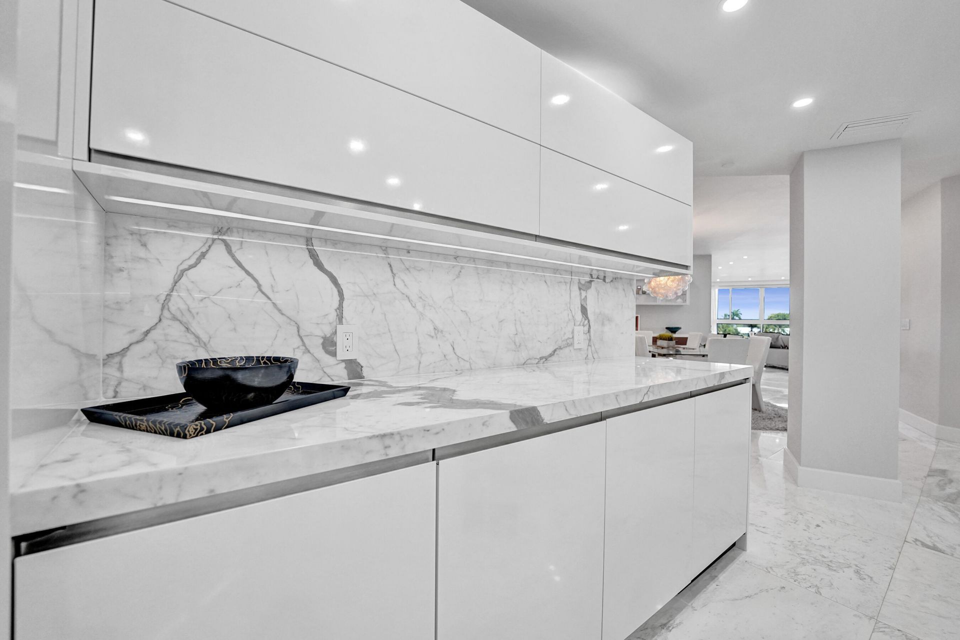 615 Bayshore Drive, Unit 402, Fort Lauderdale, FL 33304 Photo