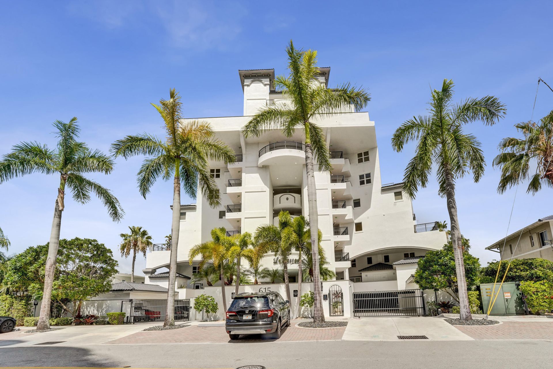 615 Bayshore Drive, Unit 402, Fort Lauderdale, FL 33304 Photo