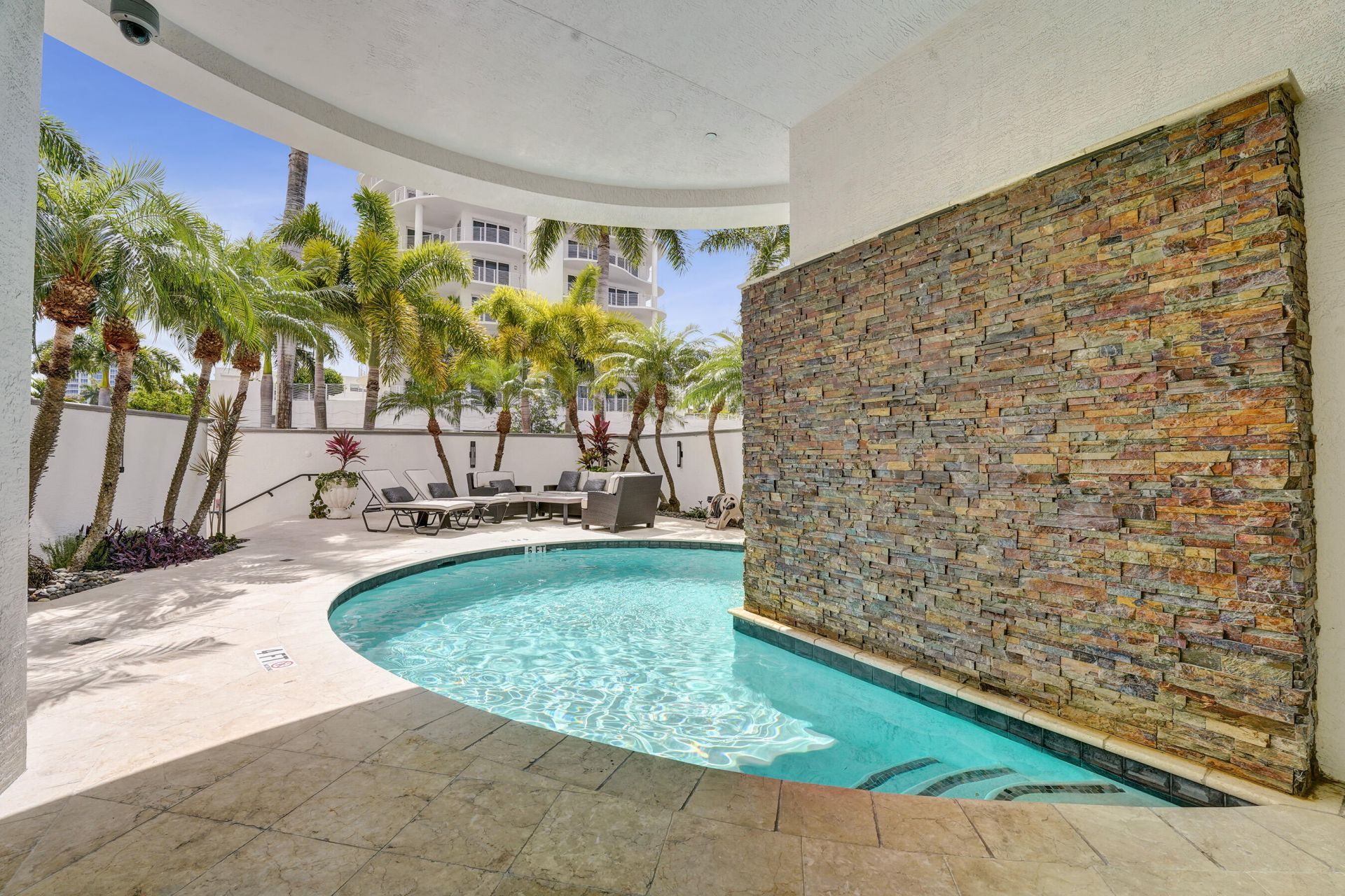 615 Bayshore Drive, Unit 402, Fort Lauderdale, FL 33304 Photo