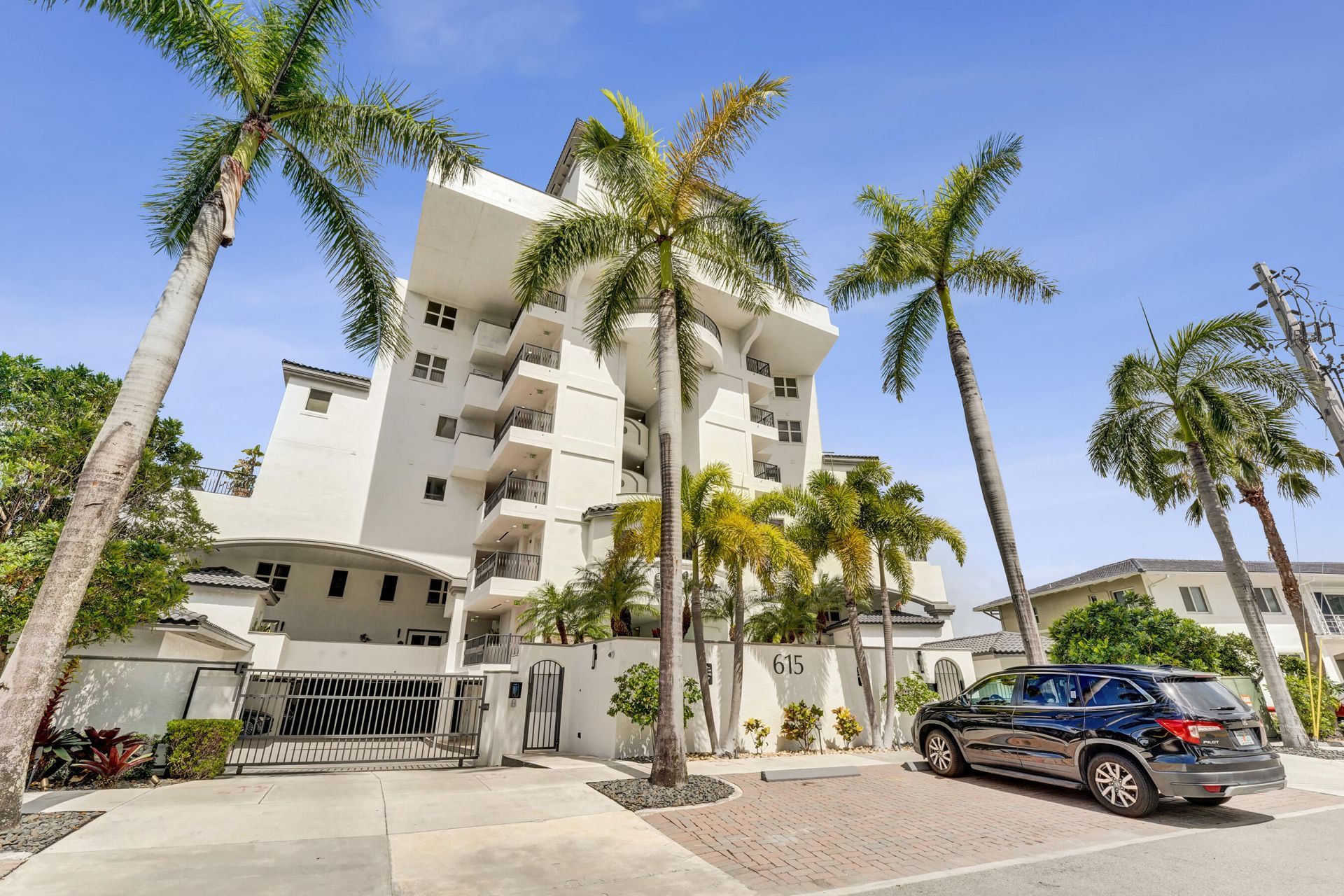 615 Bayshore Drive, Unit 402, Fort Lauderdale, FL 33304 Photo