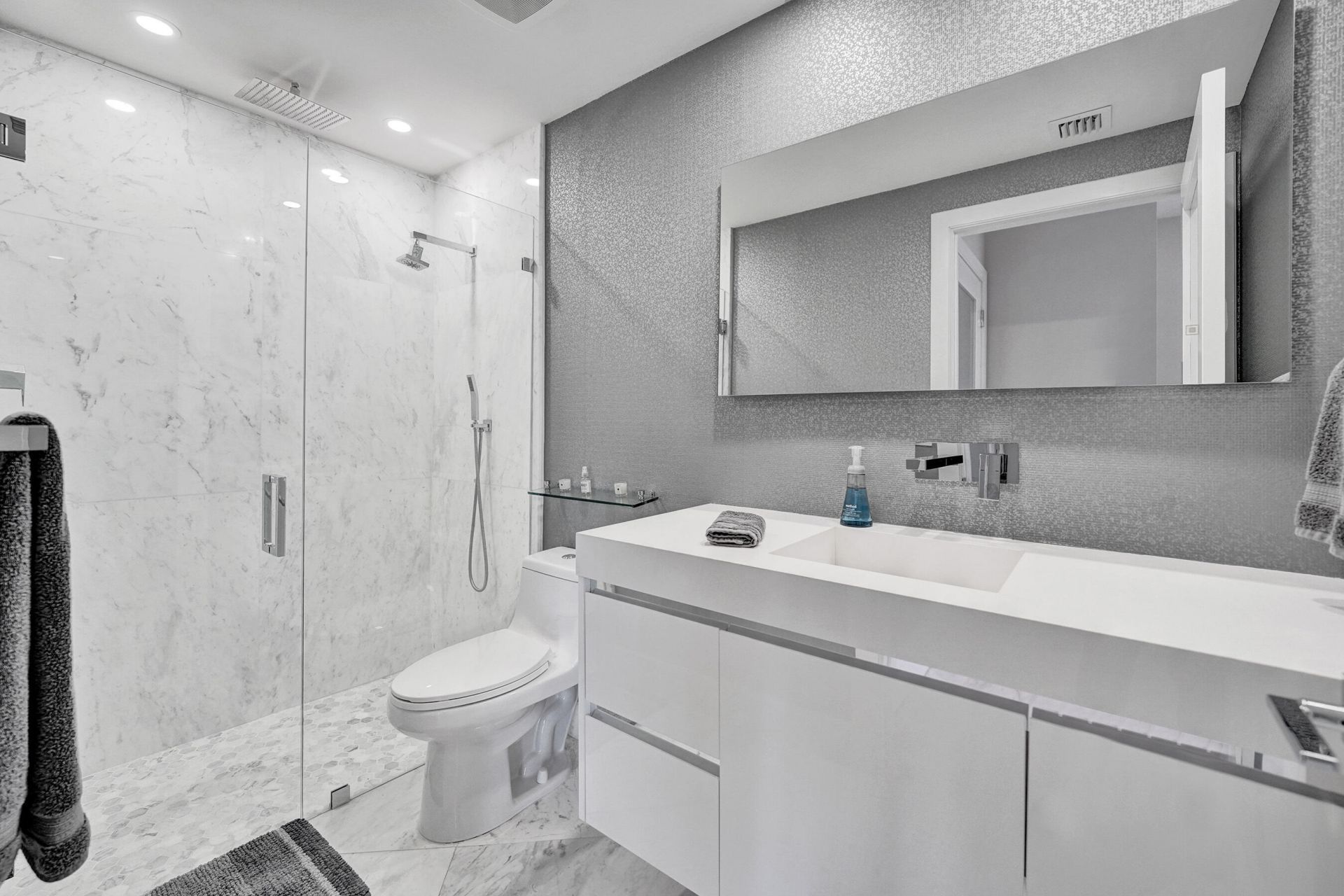 615 Bayshore Drive, Unit 402, Fort Lauderdale, FL 33304 Photo